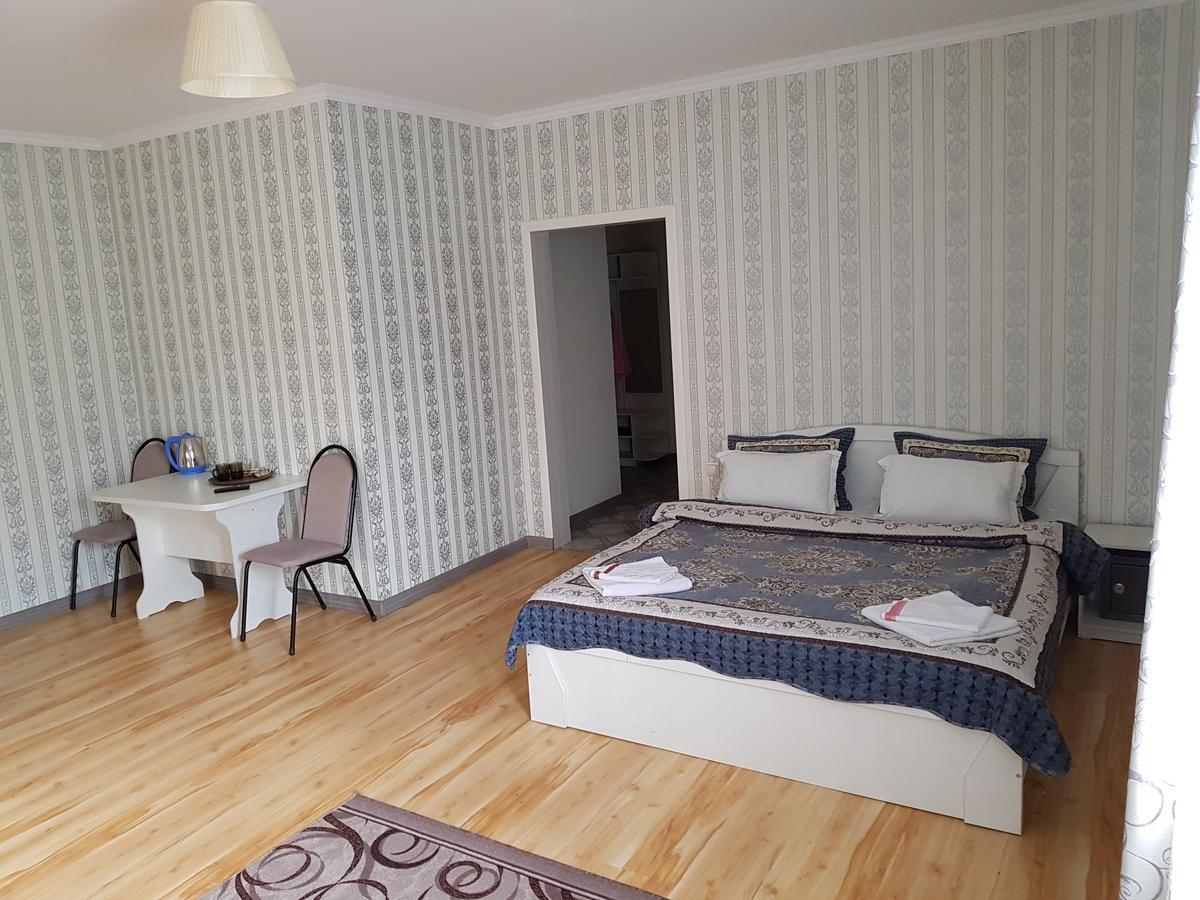 Mini Hotel Leila Almaty Eksteriør bilde