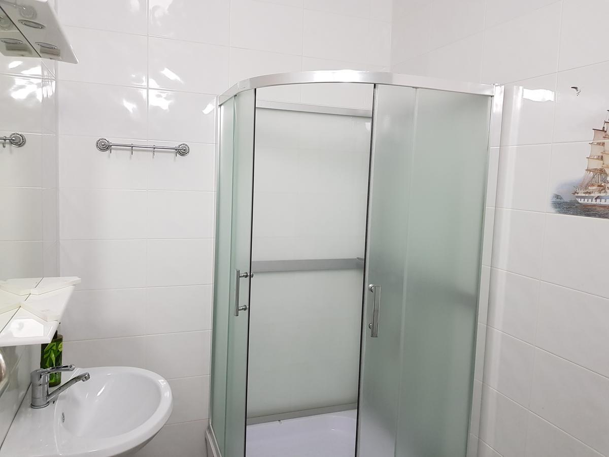 Mini Hotel Leila Almaty Eksteriør bilde